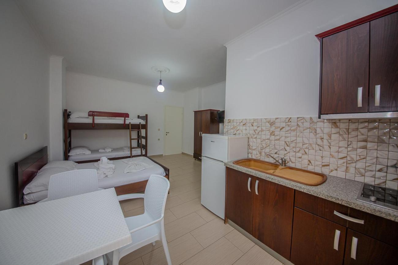 Hotel Landi Ксамил Экстерьер фото